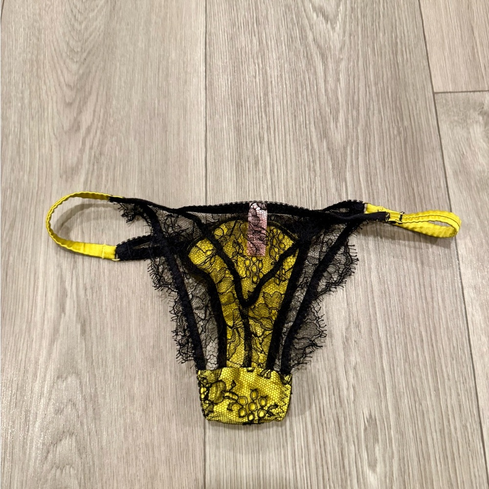 Agent Provocateur Leisa Brief in Black and Mustard. UK2. Like New. - Picture 4 of 5
